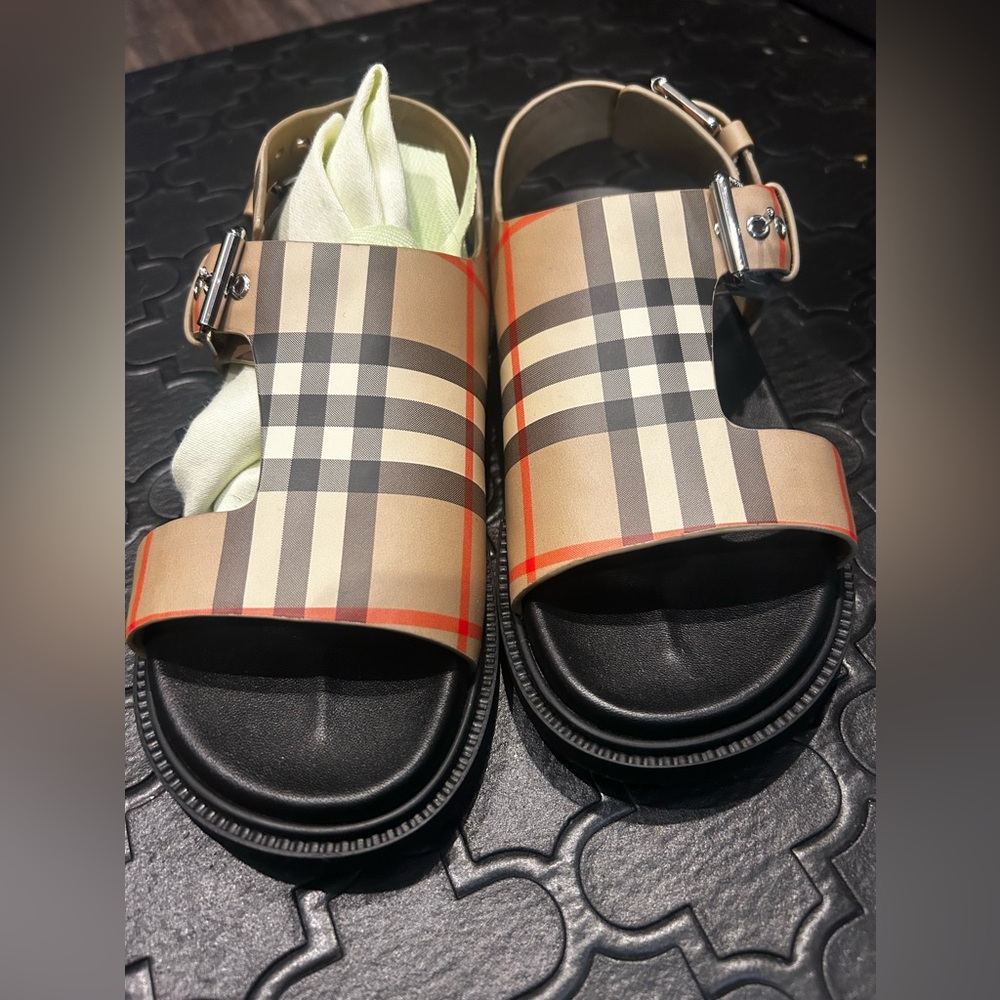 Burberry sandal